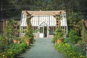 Walled Garden – Mauergärten aus viktorianischer Zeit Walled Garden – Mauergärten aus viktorianischer Zeit