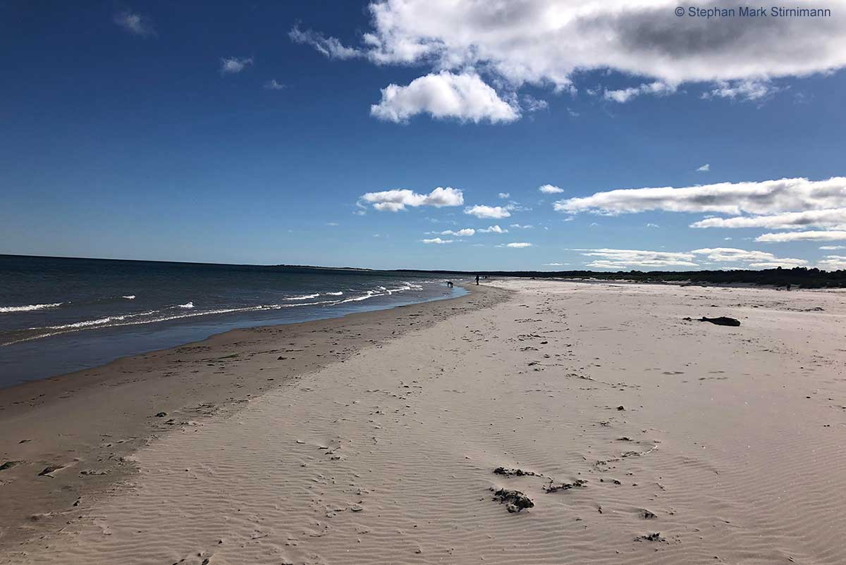 Sandstrand nahe der schottischen Stadt Inverness